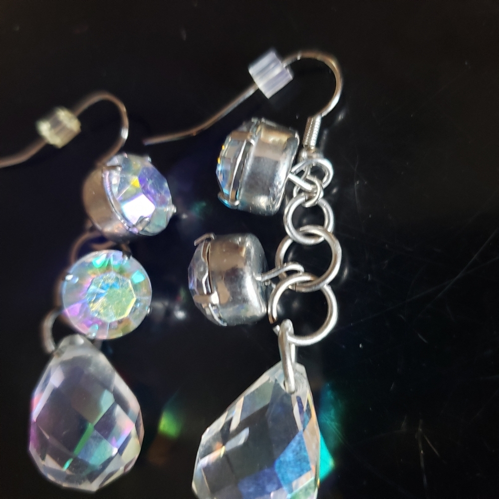 NWT Rhinestone dangle drop earrings - Picture 2 of 7